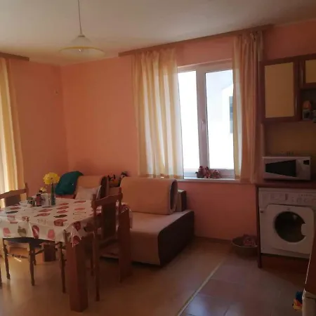 Apartman равда, улица ропотамо *
