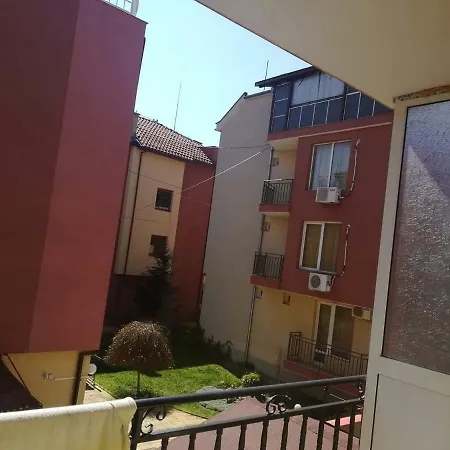 Apartman равда, улица ропотамо